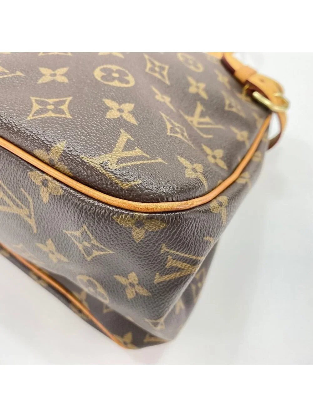 Louis Vuitton Tote Batignolles Oriental
